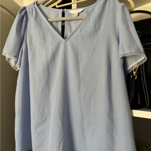 LC Lauren Conrad Light Blue Pinstripe Blouse - Picture 1 of 4